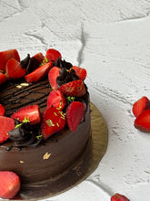 CHOCOLATE STRAWBERRY CAKE