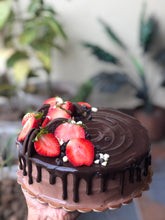 CHOCOLATE STRAWBERRY CAKE