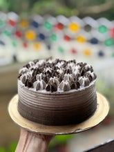 CHOCOLATE CARAMEL CAKE